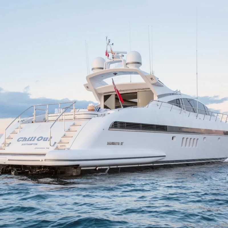 2006 Mangusta 92 te huur (photo 1)