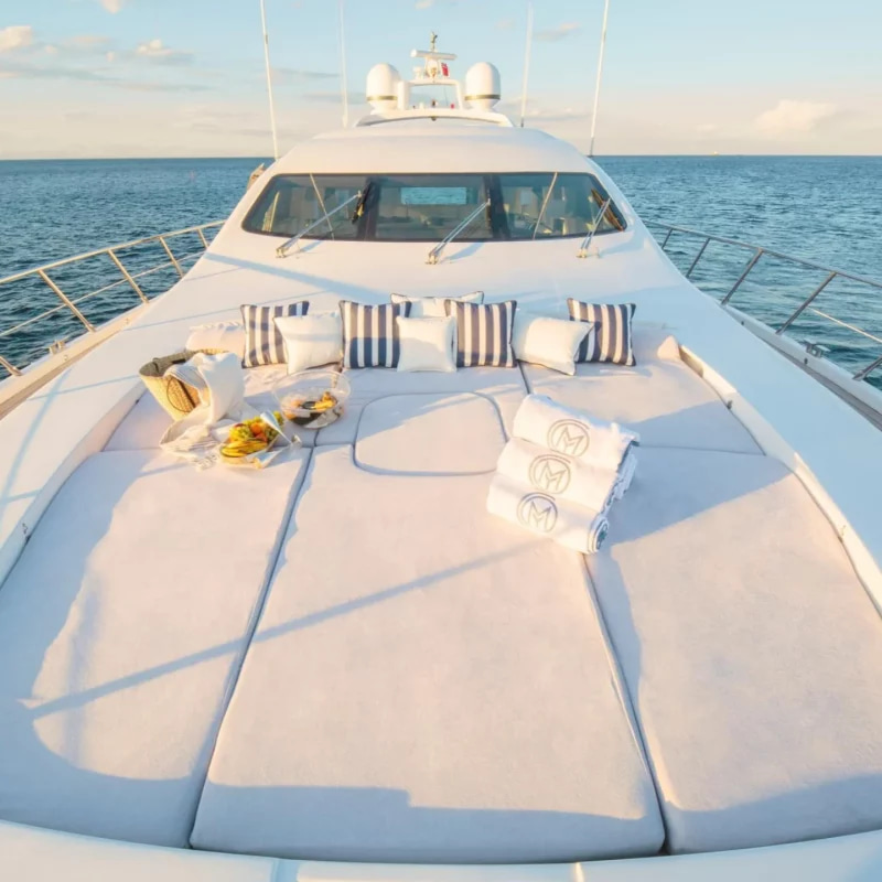 2006 Mangusta 92 te huur (photo 12)