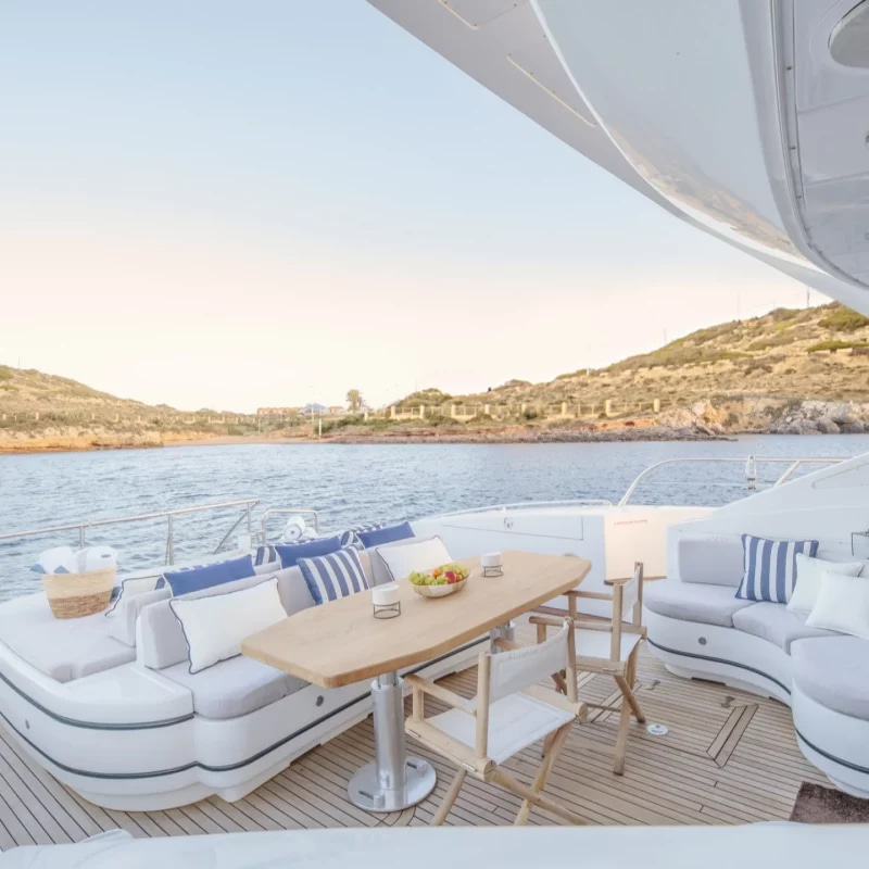 2006 Mangusta 92 te huur (photo 18)