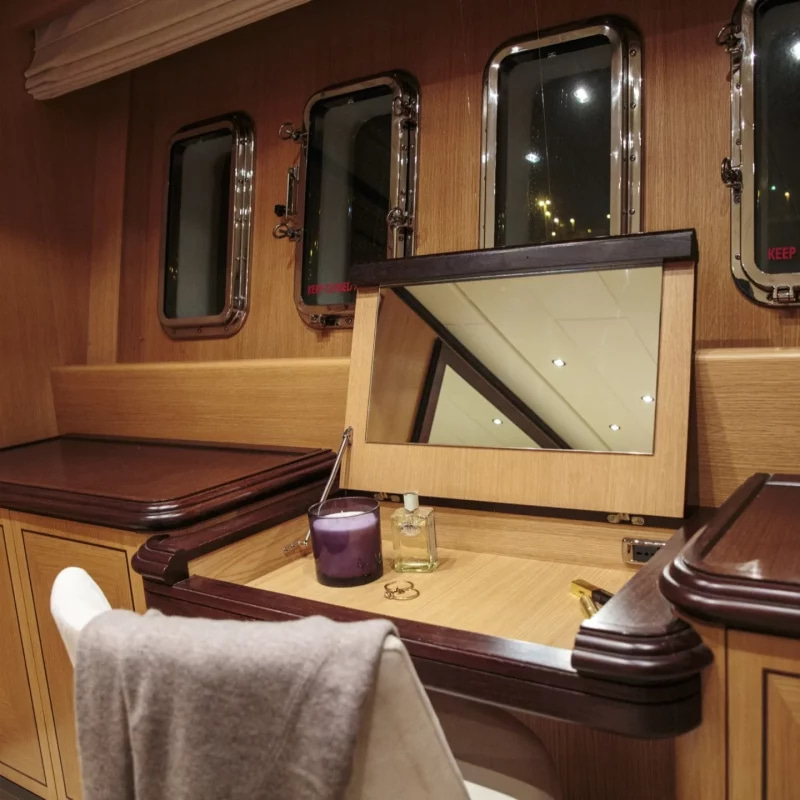 2006 Mangusta 92 te huur (photo 31)