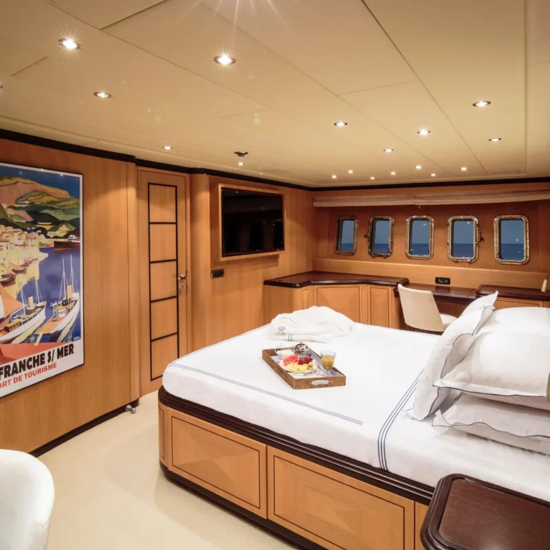 2006 Mangusta 92 te huur (photo 34)