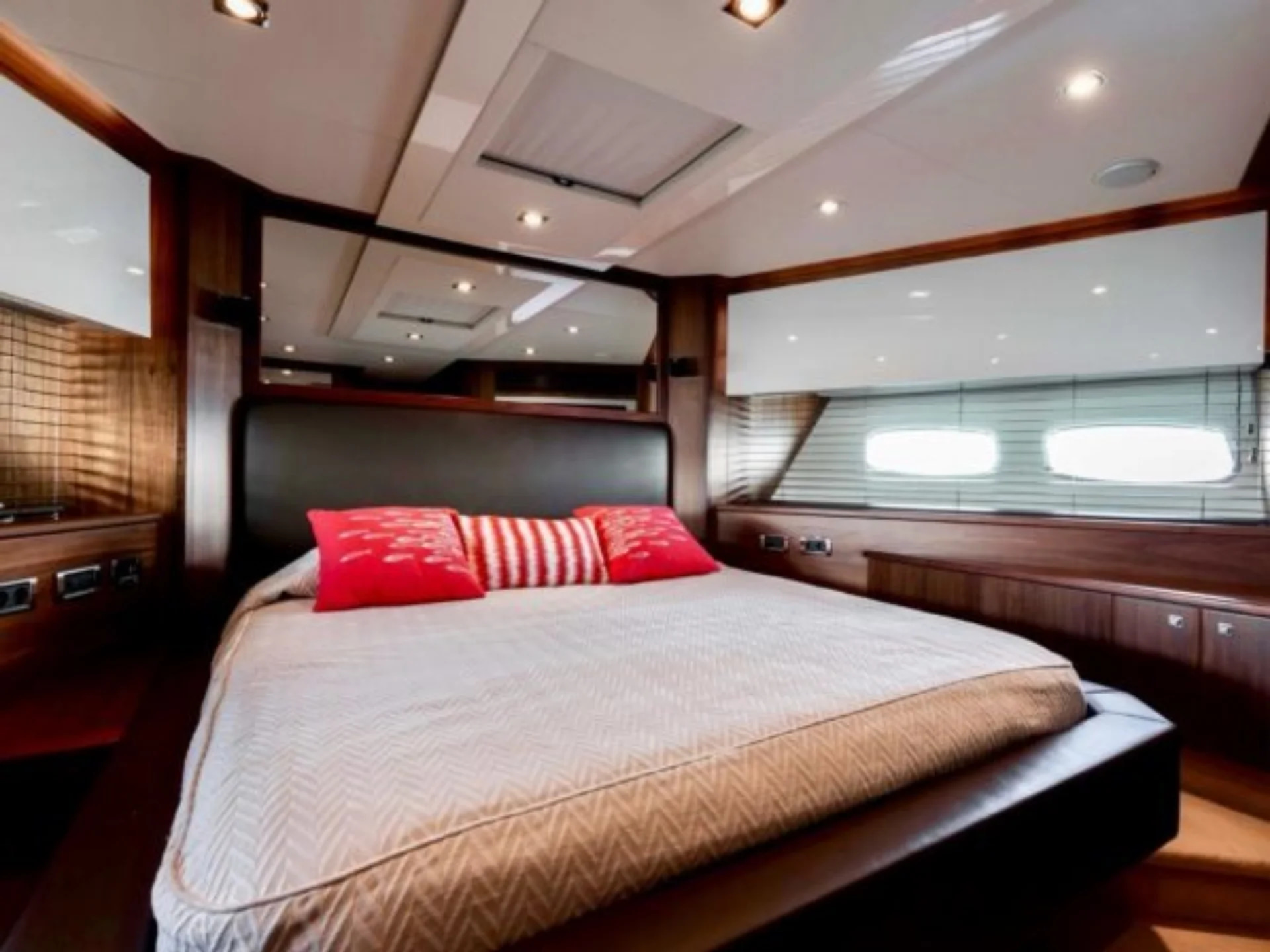 2010 Sunseeker Predator 84 en alquiler (photo 18)