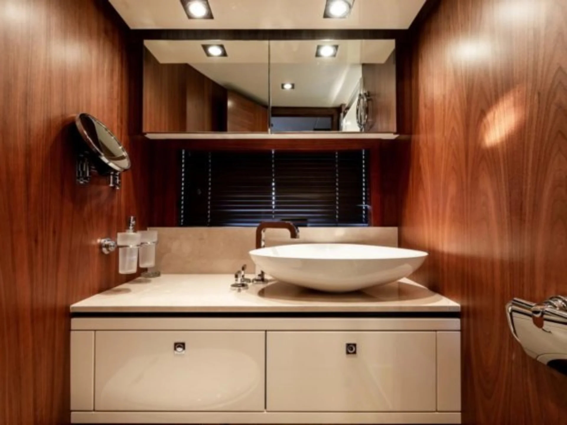 2010 Sunseeker Predator 84 en alquiler (photo 20)