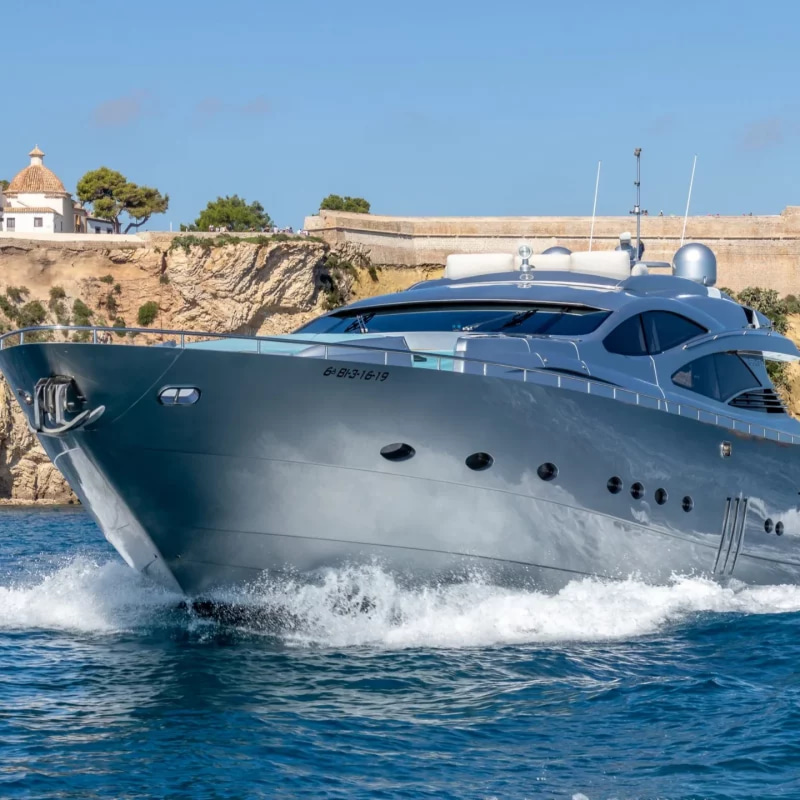 2018 Pershing 90 a noleggio (photo 2)