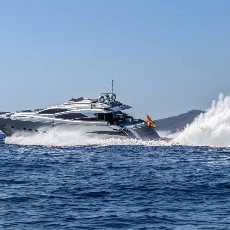2018 Pershing 90 a noleggio (photo 3)