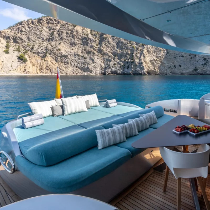 2018 Pershing 90 a noleggio (photo 6)