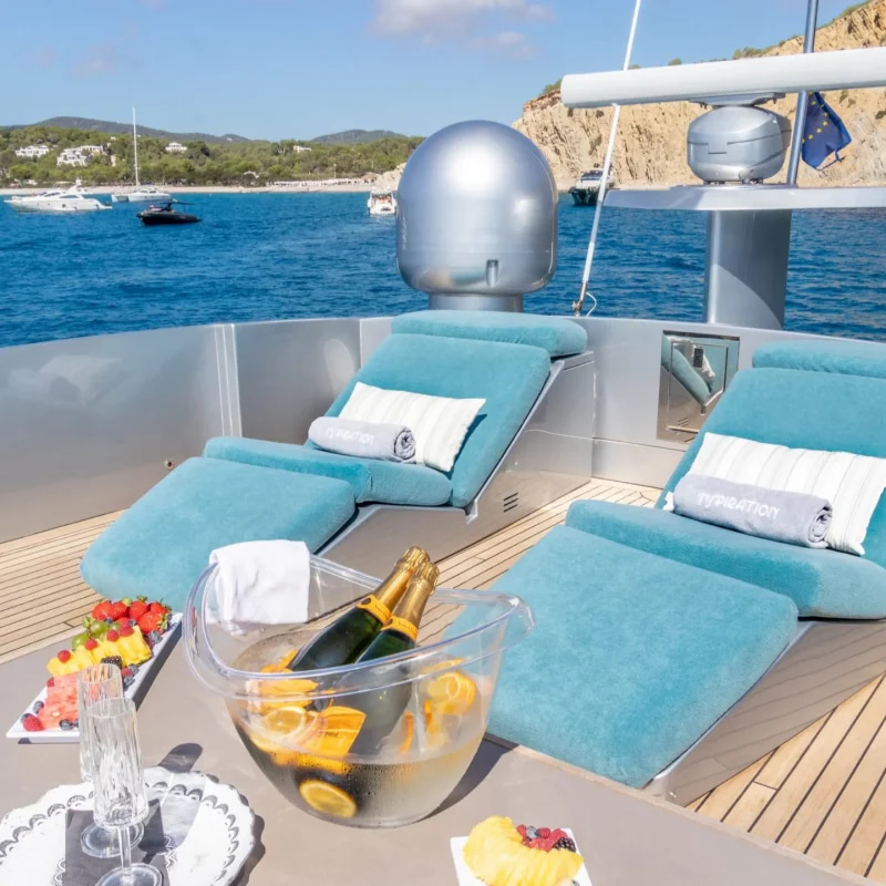 2018 Pershing 90 a noleggio (photo 10)