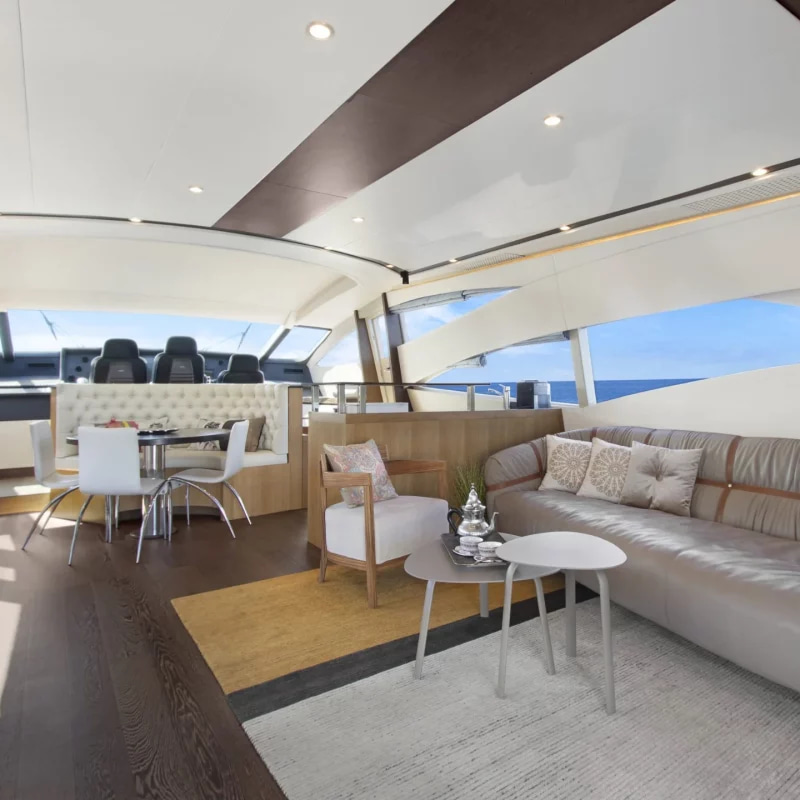 2018 Pershing 90 a noleggio (photo 11)