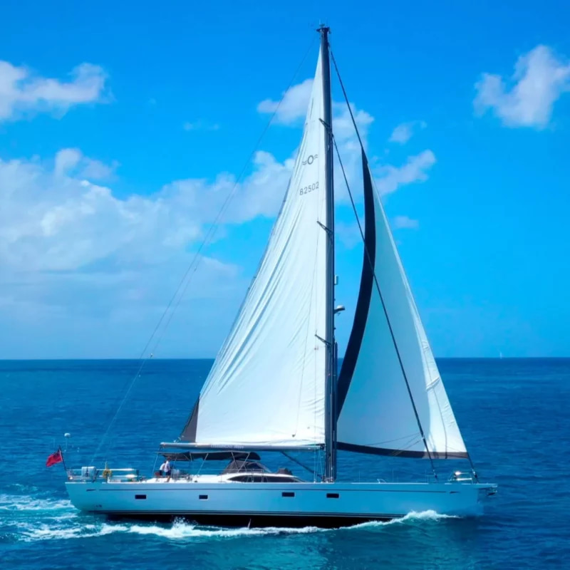 2014 Oyster 825 a noleggio (photo 2)