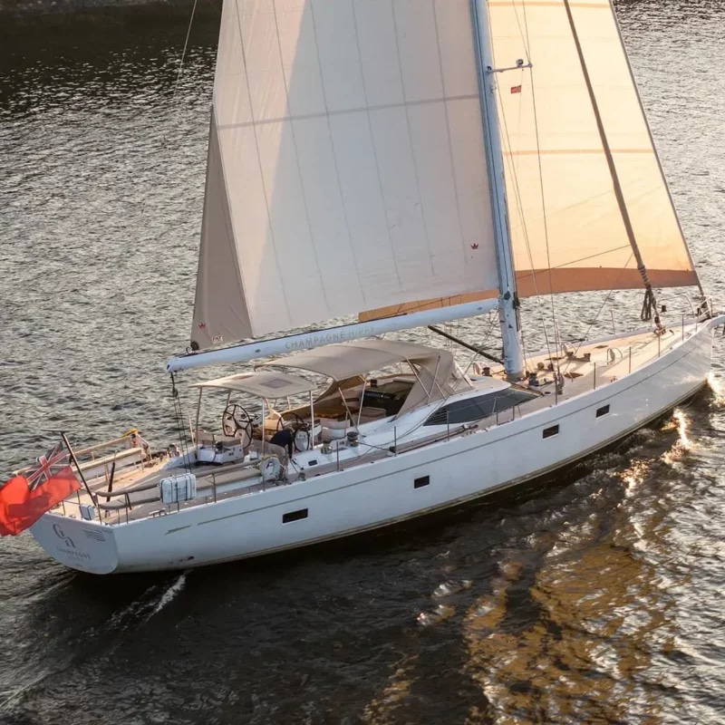 2014 Oyster 825 a noleggio (photo 4)