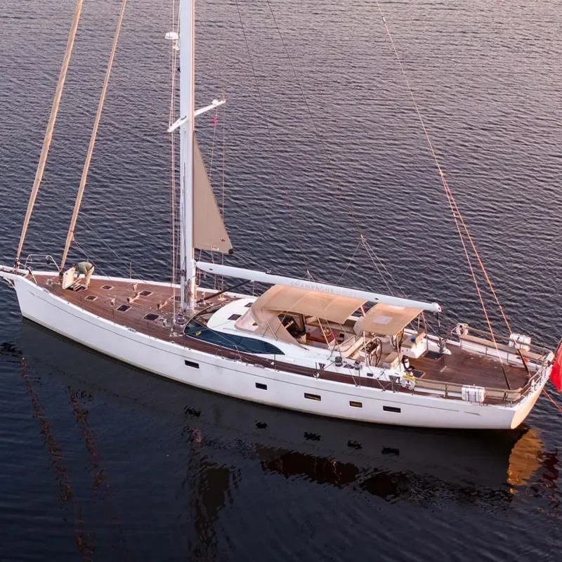 2014 Oyster 825 a noleggio (photo 5)