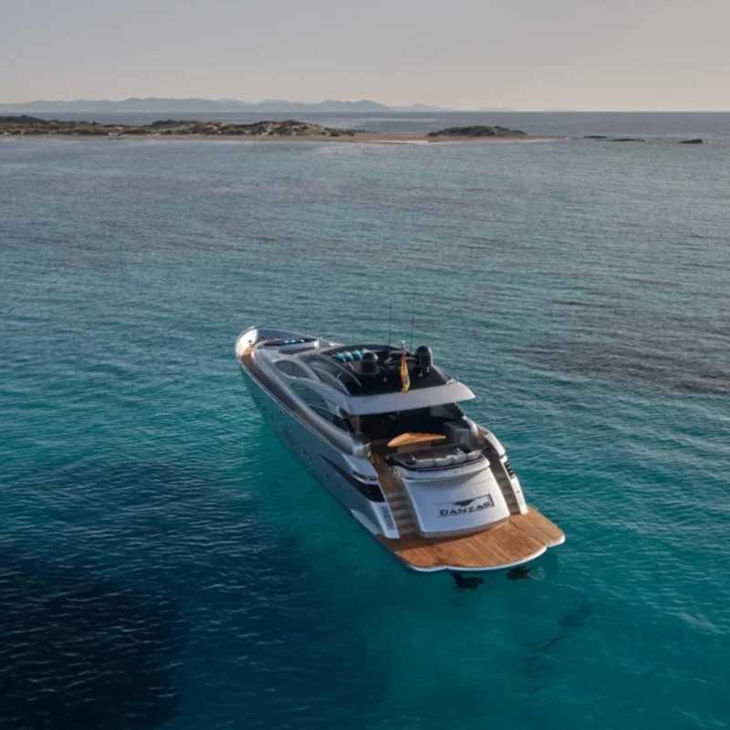 2007 Pershing 90 a noleggio (photo 7)