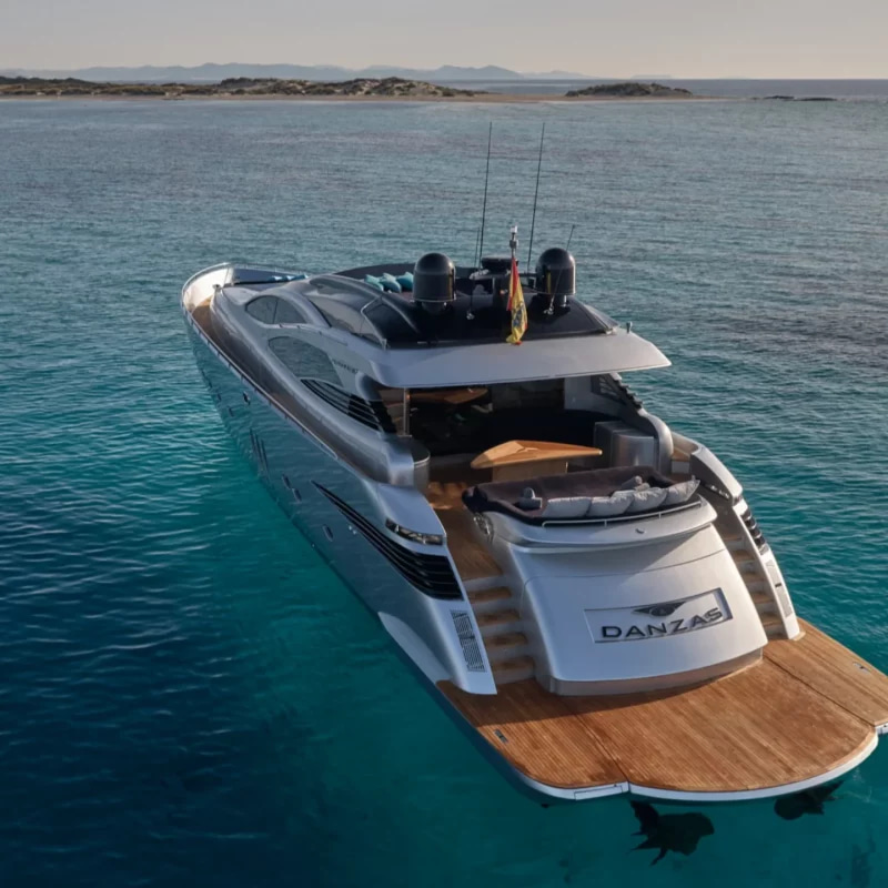 2007 Pershing 90 a noleggio (photo 13)