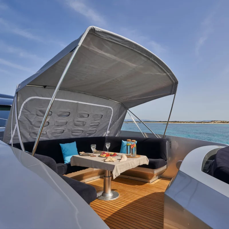 2007 Pershing 90 a noleggio (photo 14)
