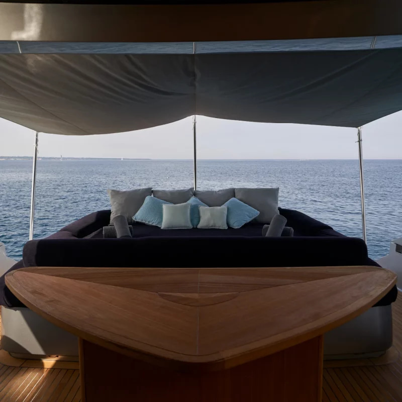 2007 Pershing 90 a noleggio (photo 17)