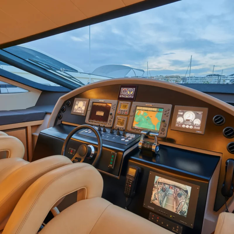 2007 Pershing 90 a noleggio (photo 22)