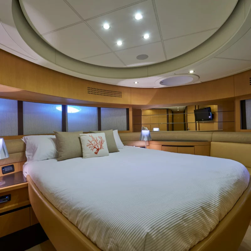 2007 Pershing 90 a noleggio (photo 23)