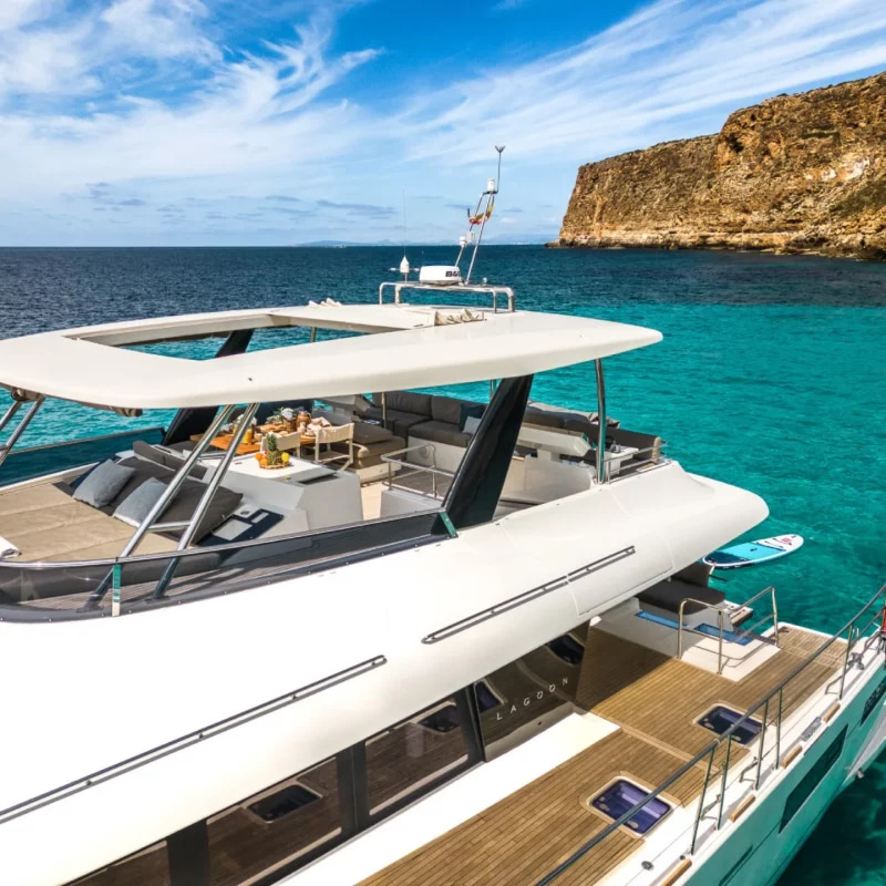 2015 Lagoon 630 for charter (photo 4)