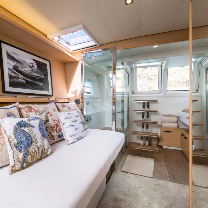 2015 Lagoon 630 for charter (photo 6)