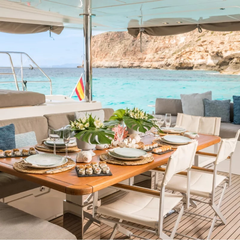 2015 Lagoon 630 for charter (photo 7)