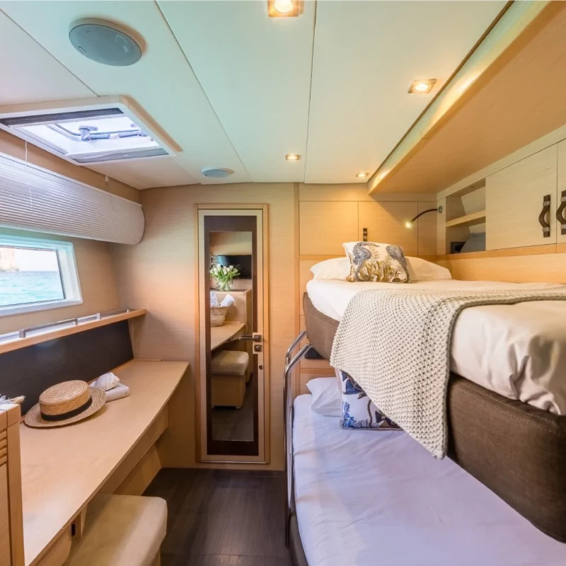 2015 Lagoon 630 for charter (photo 13)