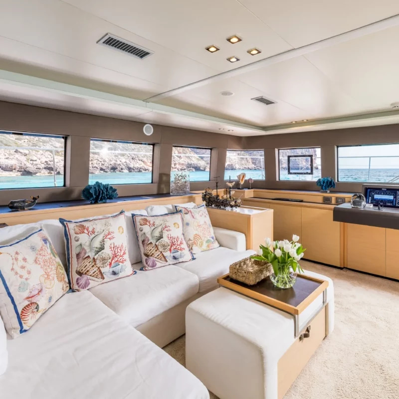 2015 Lagoon 630 for charter (photo 14)