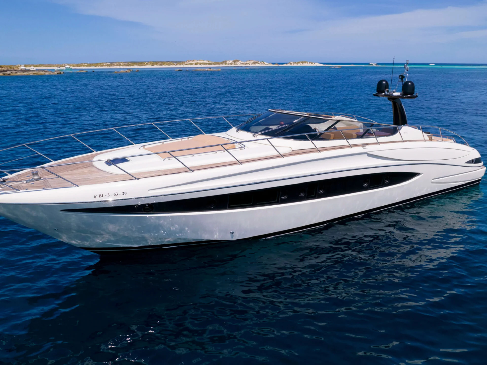 2011 Riva Virtus 63 te huur (photo 2)