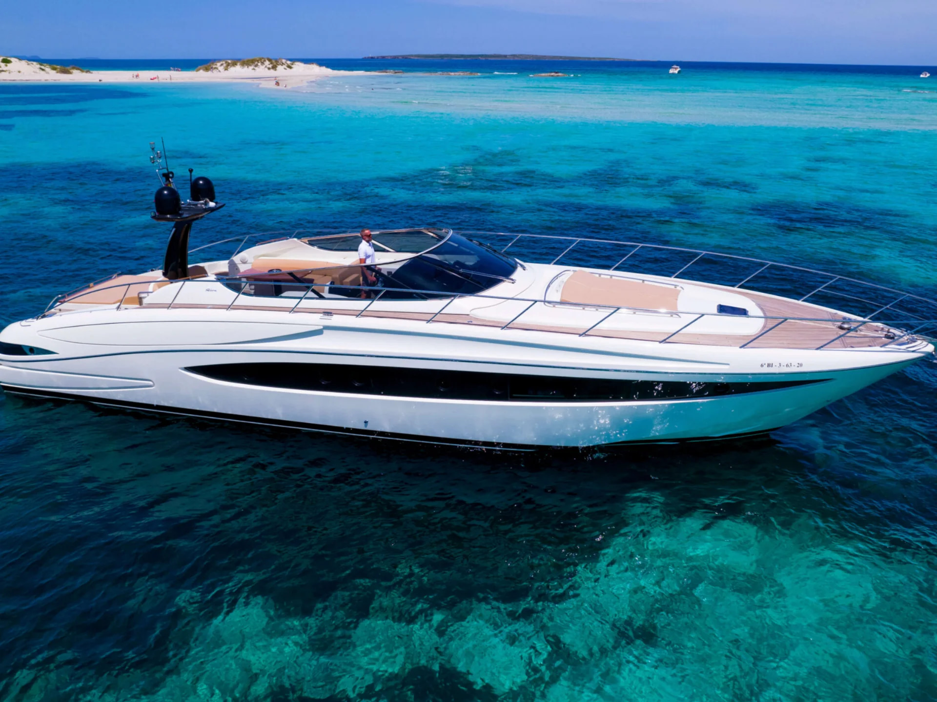 2011 Riva Virtus 63 te huur (photo 3)