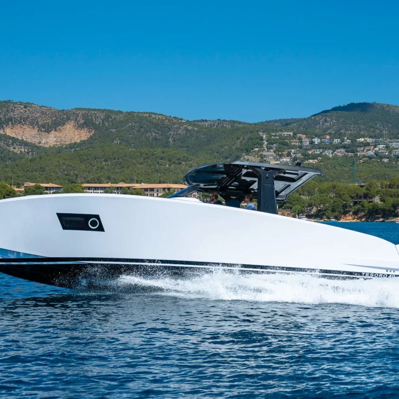 2025 Tesoro T40 Outboard te huur (photo 1)