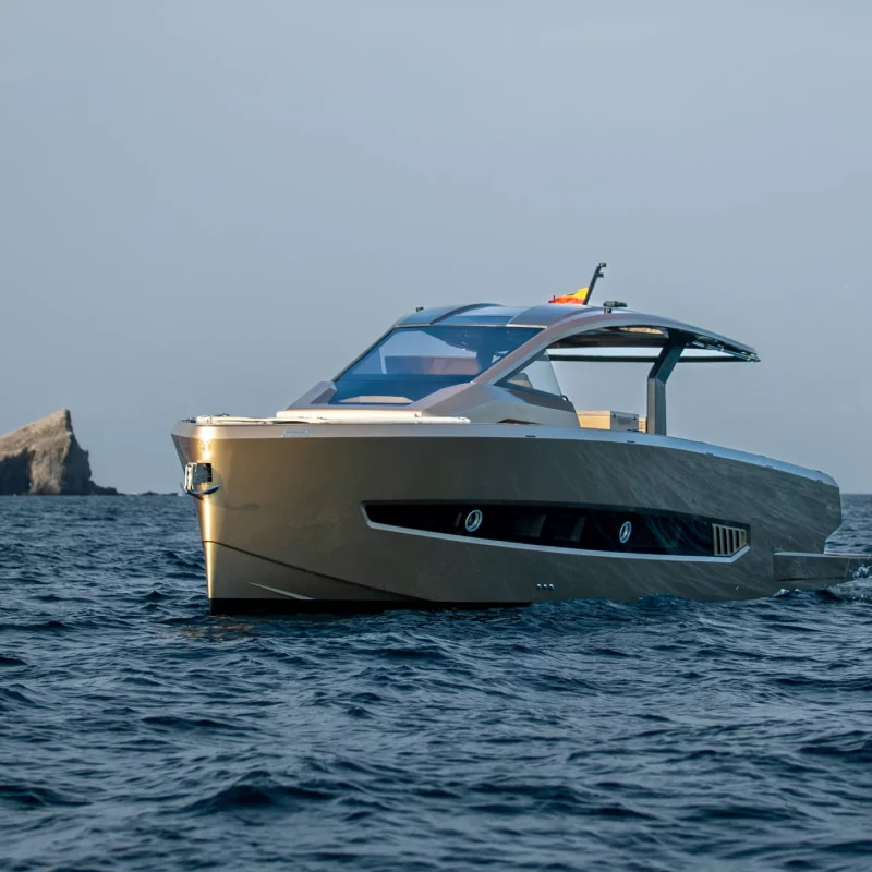2025 Tesoro T50 Speciale for charter (photo 2)