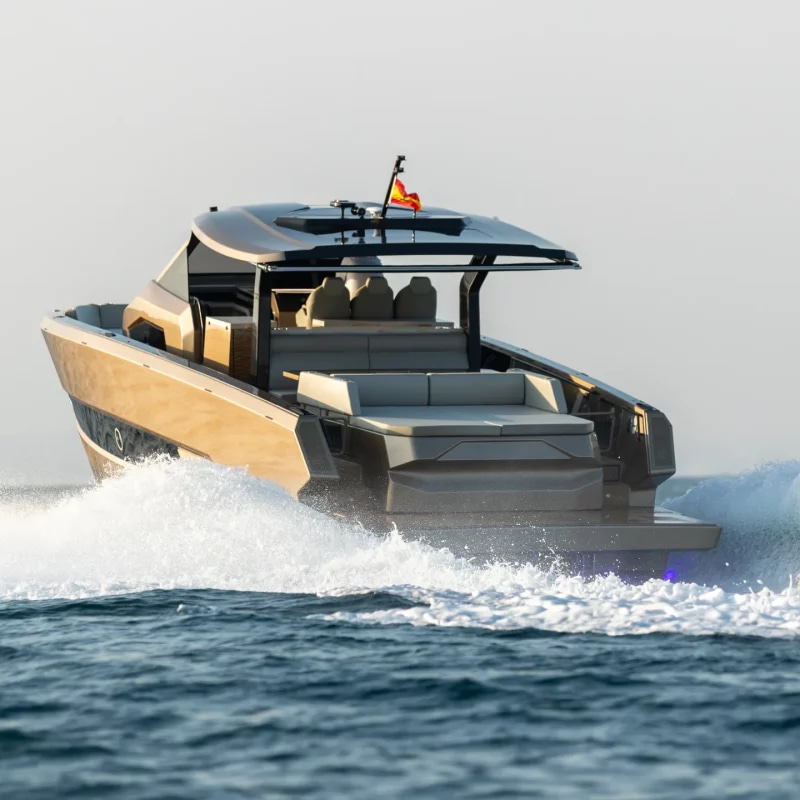 2025 Tesoro T50 Speciale for charter (photo 8)
