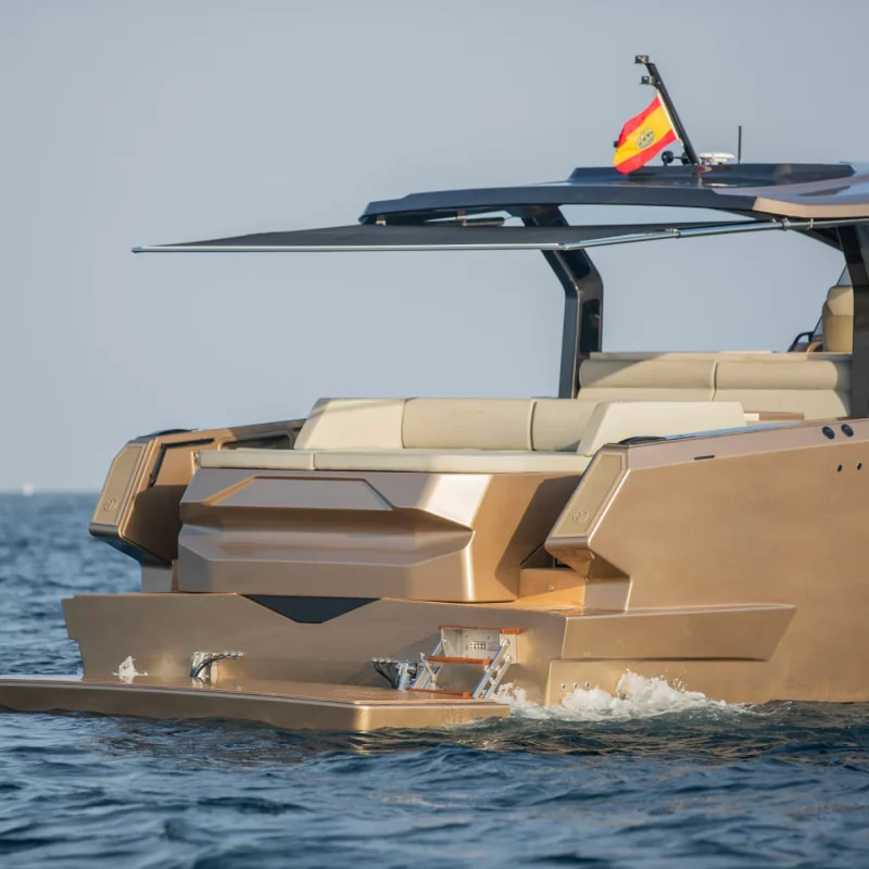 2025 Tesoro T50 Speciale for charter (photo 9)