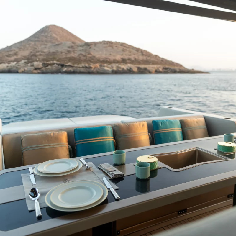 2025 Tesoro T50 Speciale for charter (photo 14)