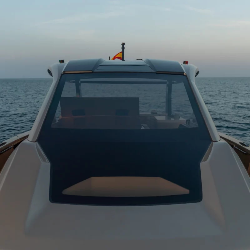 2025 Tesoro T50 Speciale for charter (photo 18)