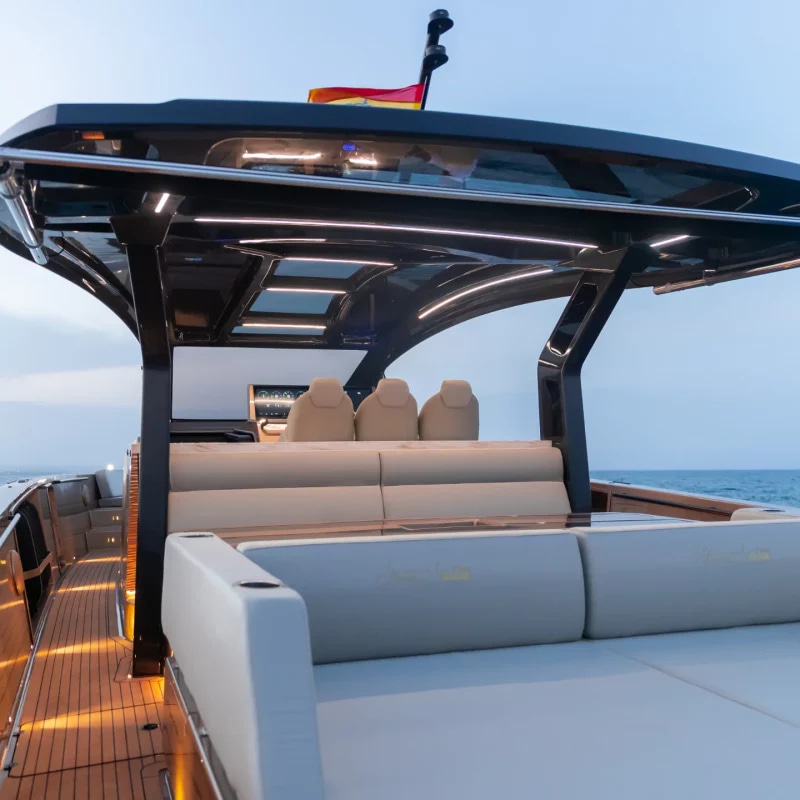 2025 Tesoro T50 Speciale for charter (photo 22)
