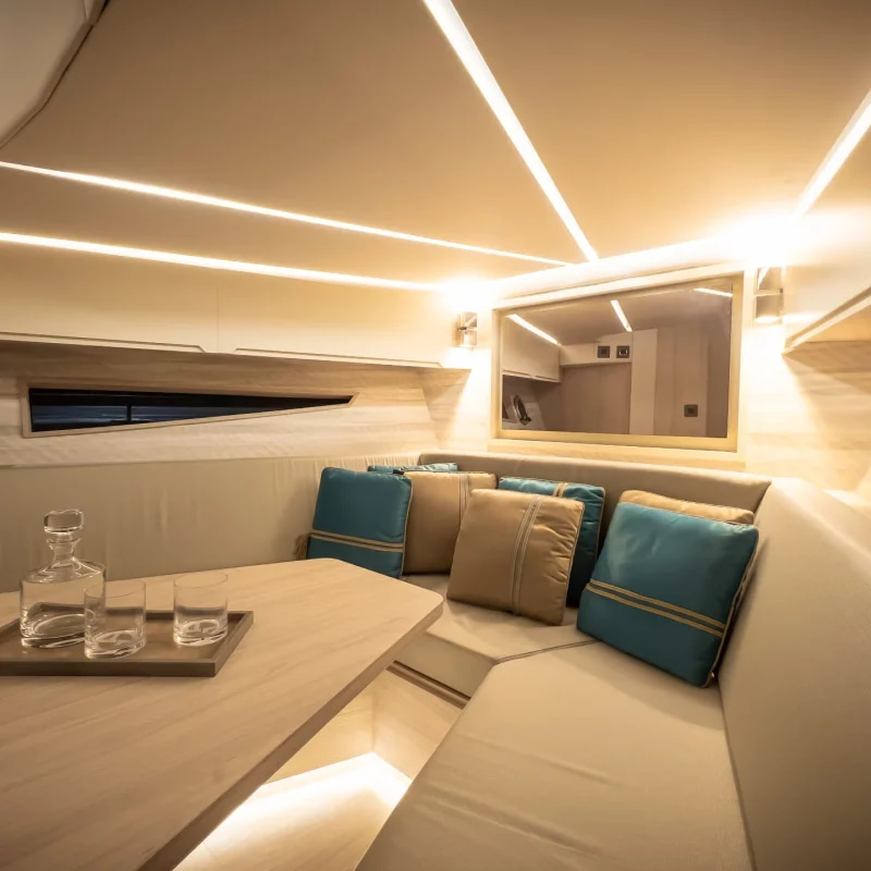 2025 Tesoro T50 Speciale for charter (photo 30)