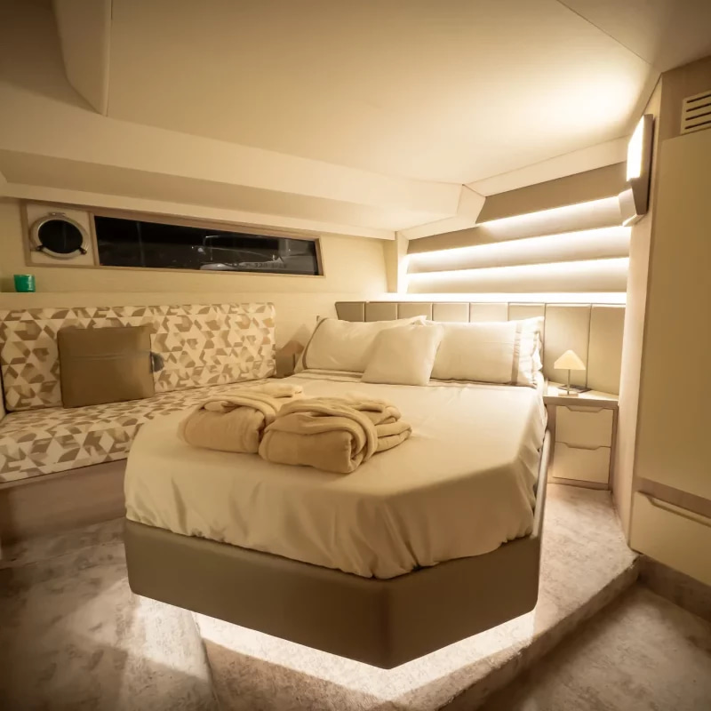 2025 Tesoro T50 Speciale for charter (photo 31)