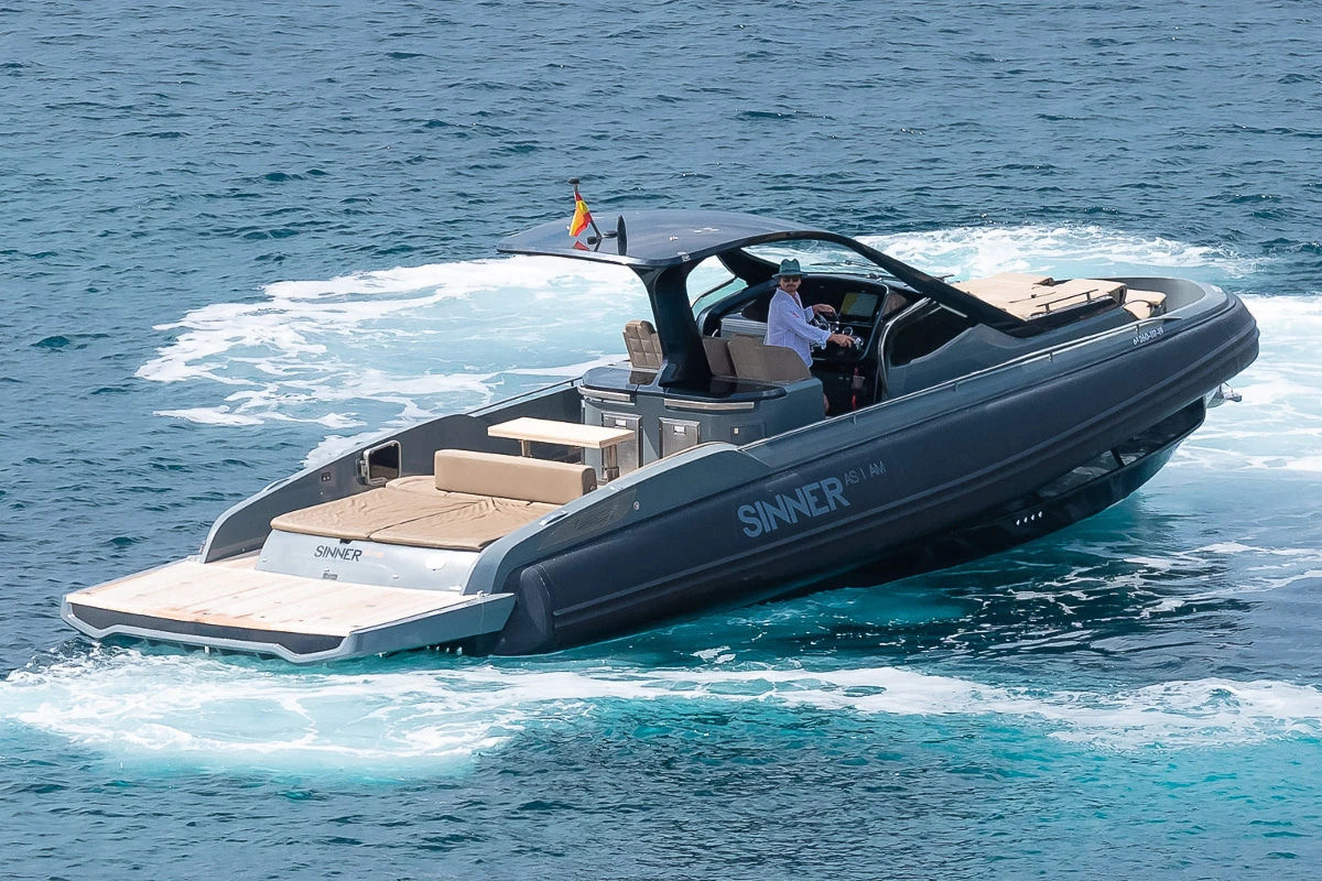 2019 SACS Marine Rebel 40 à louer (photo 4)