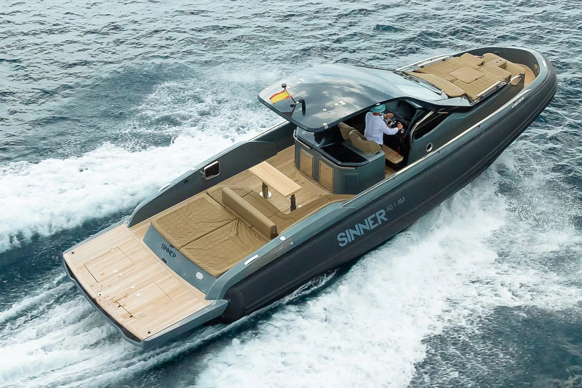 2019 SACS Marine Rebel 40 à louer (photo 5)