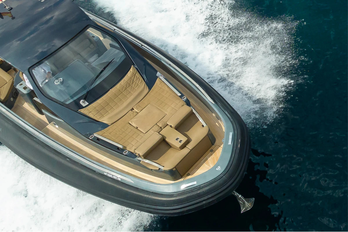 2019 SACS Marine Rebel 40 à louer (photo 1)