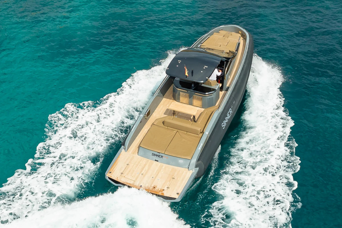 2019 SACS Marine Rebel 40 à louer (photo 6)