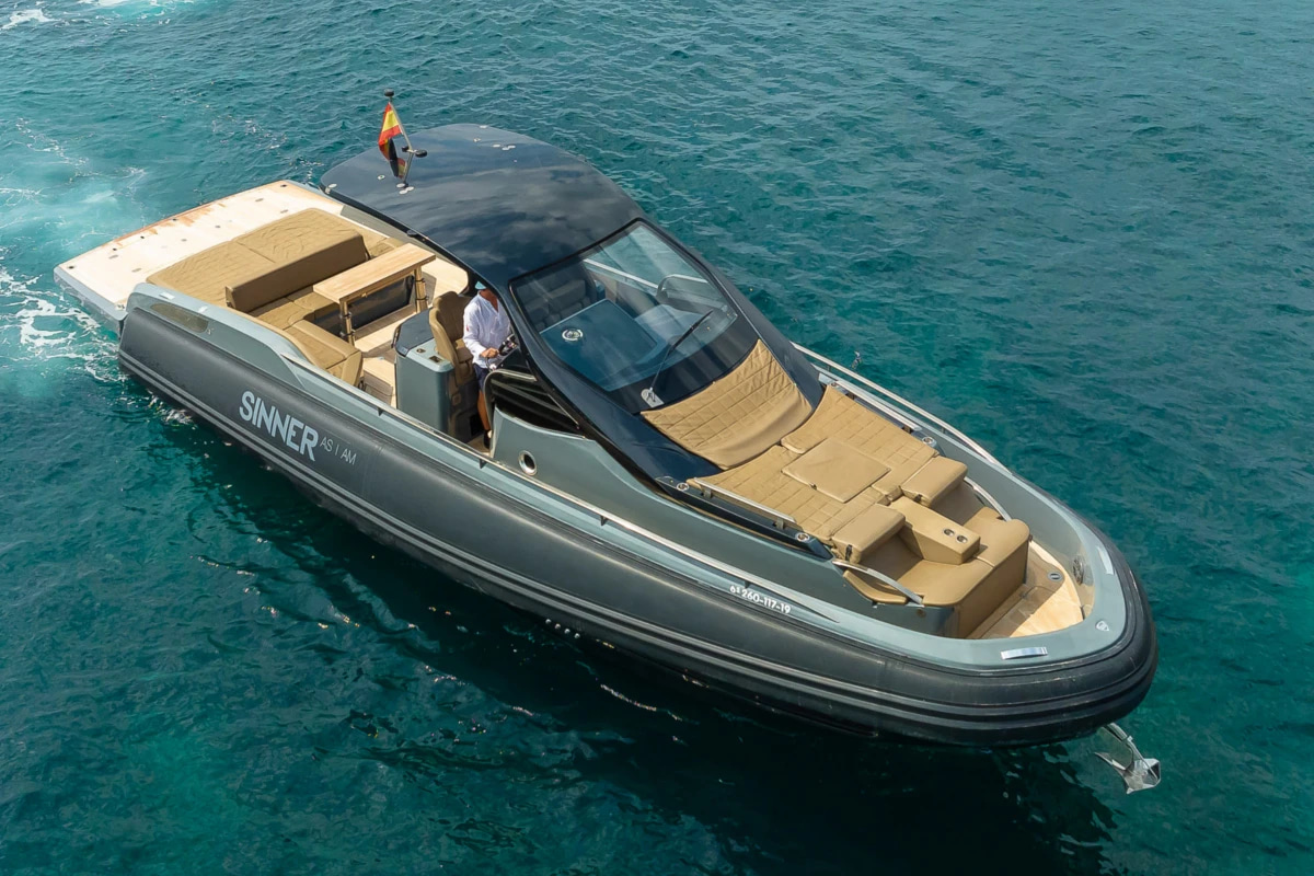 2019 SACS Marine Rebel 40 à louer (photo 10)