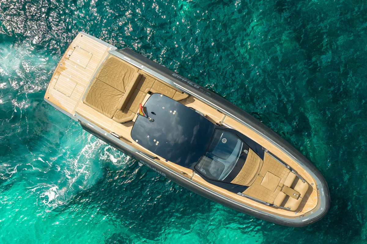 2019 SACS Marine Rebel 40 à louer (photo 11)