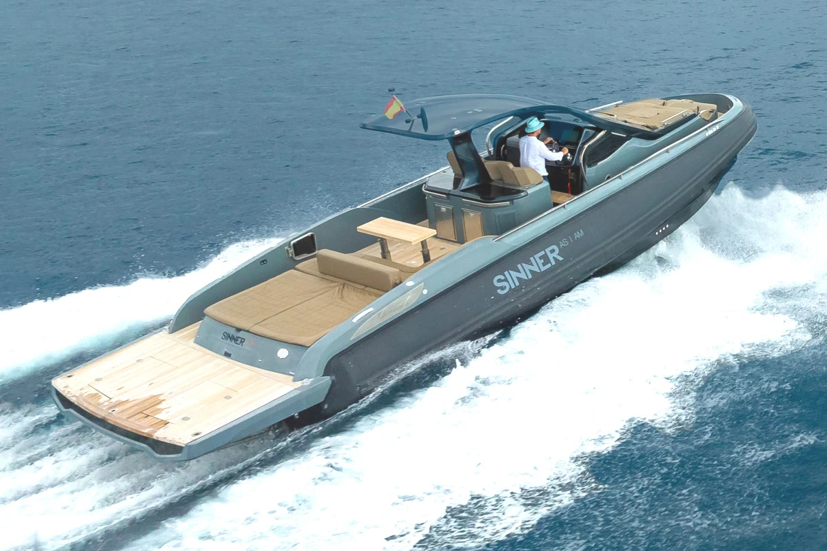 2019 SACS Marine Rebel 40 à louer (photo 12)