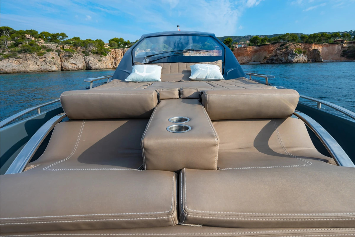 2019 SACS Marine Rebel 40 à louer (photo 13)