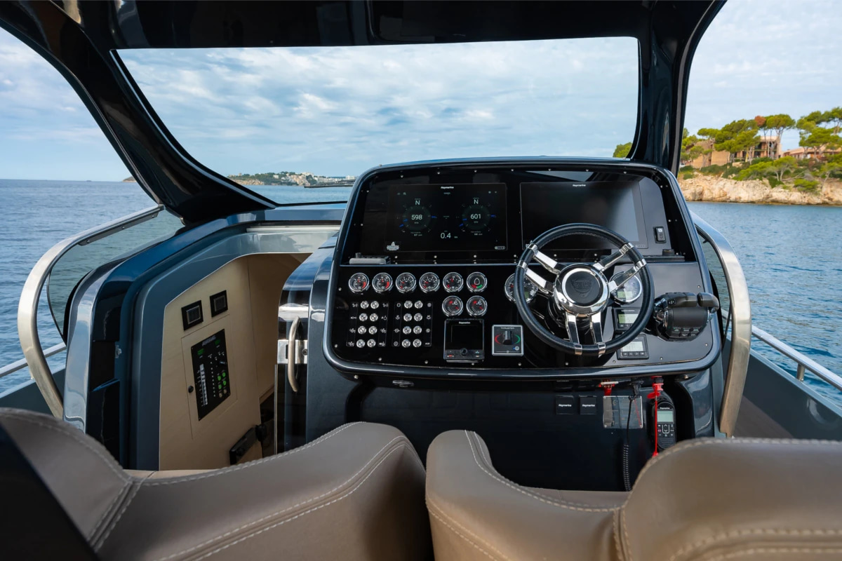 2019 SACS Marine Rebel 40 à louer (photo 14)