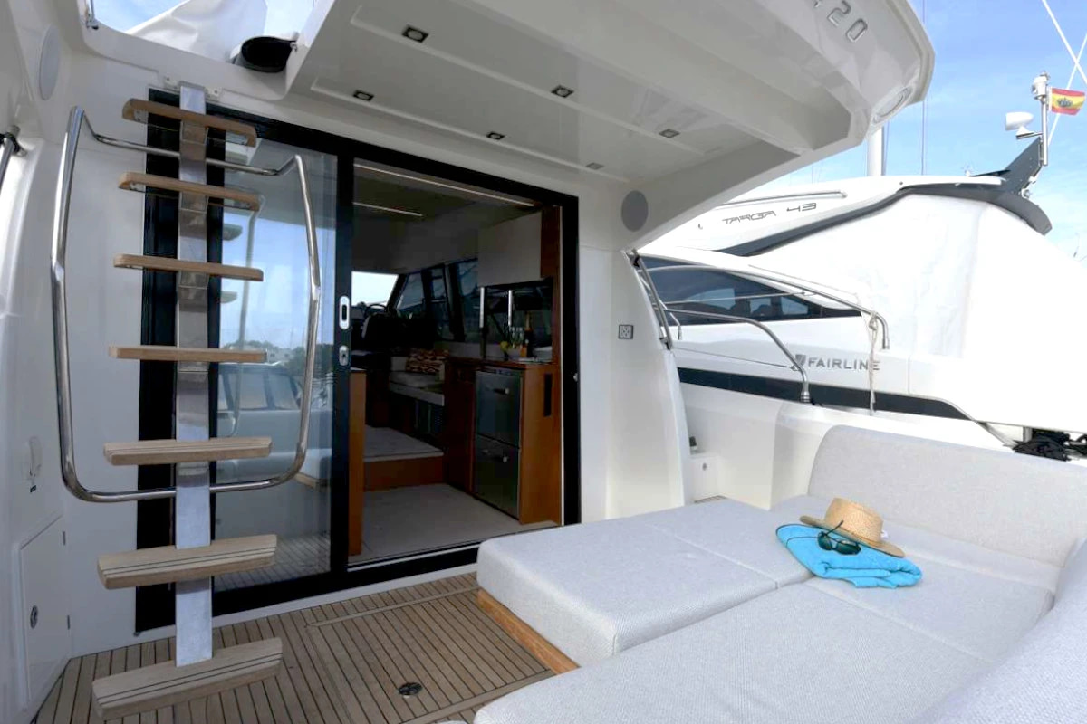 2020 Prestige 420 Fly for charter (photo 7)