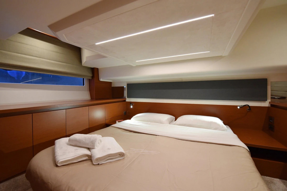 2020 Prestige 420 Fly for charter (photo 9)