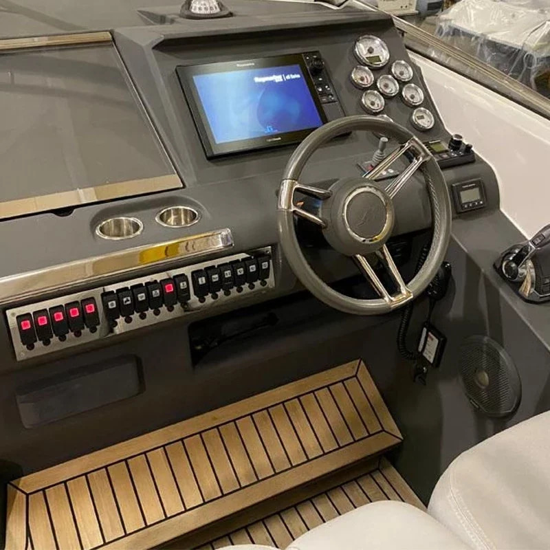 2014 Windy 31 Zonda for charter (photo 10)