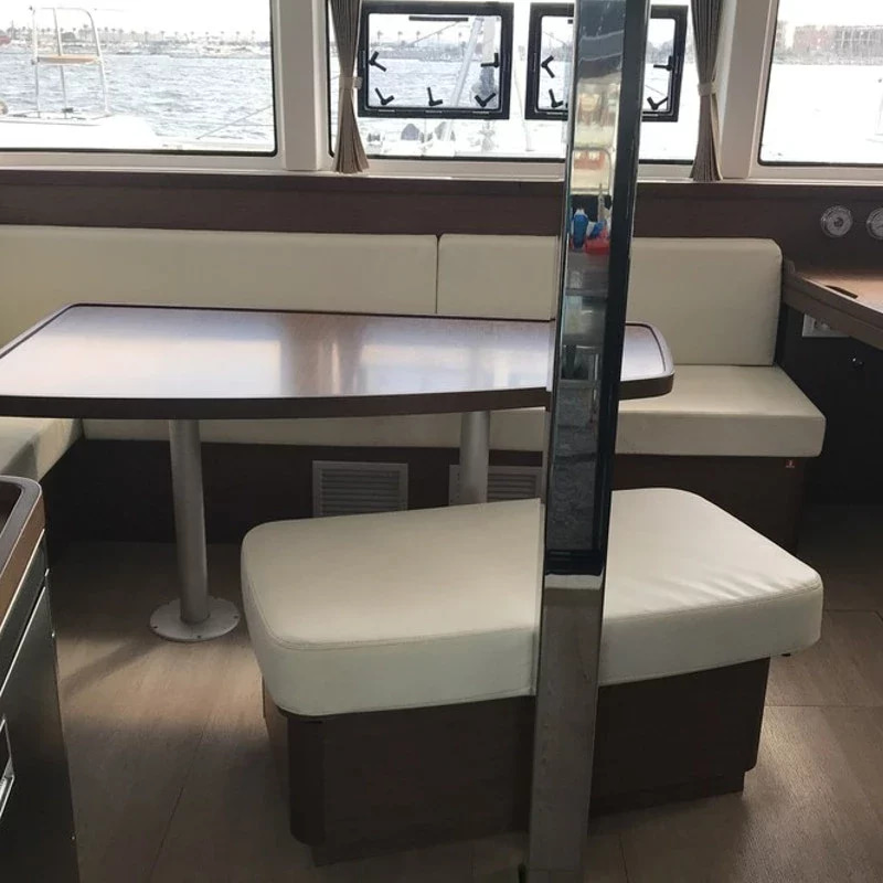 2019 Lagoon 42 à louer (photo 9)